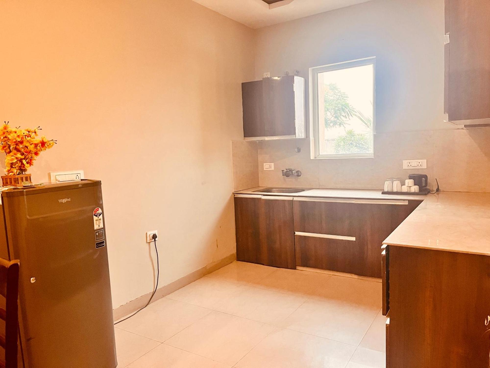 Pearl Grand Boutique Cottage In Omaxe Anandam Vrindavan - #Premium Ac Rooms With Balcony #Big Parking #Lift #Garden #Peaceful Area #Near Prem Mandir #Property Of The Year #Most Awarded Экстерьер фото
