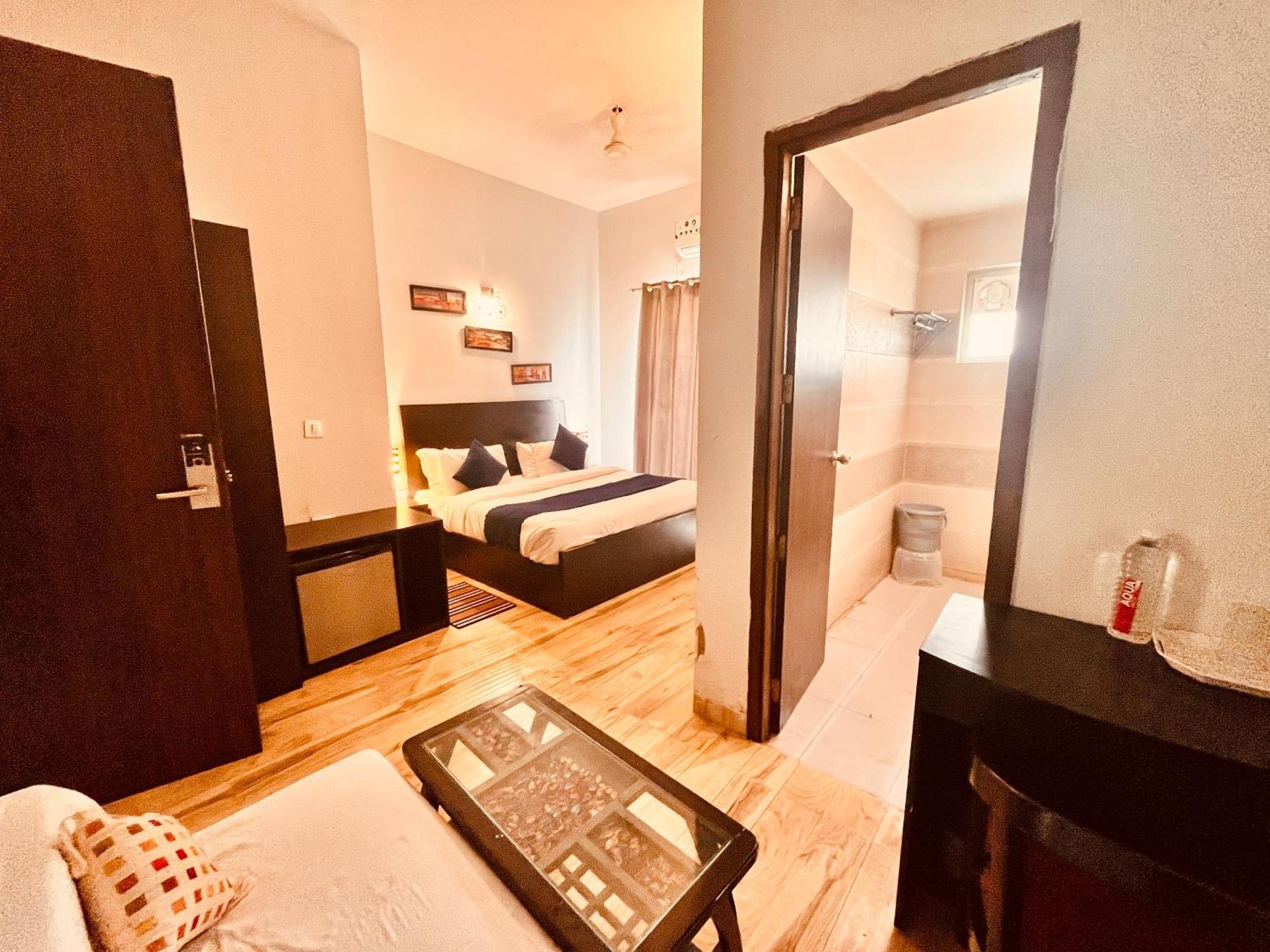 Pearl Grand Boutique Cottage In Omaxe Anandam Vrindavan - #Premium Ac Rooms With Balcony #Big Parking #Lift #Garden #Peaceful Area #Near Prem Mandir #Property Of The Year #Most Awarded Экстерьер фото