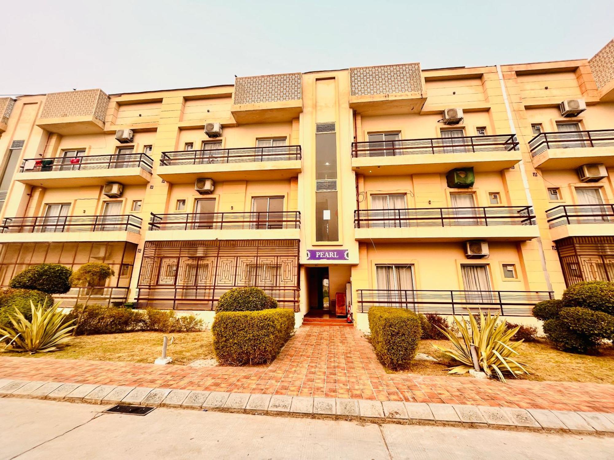 Pearl Grand Boutique Cottage In Omaxe Anandam Vrindavan - #Premium Ac Rooms With Balcony #Big Parking #Lift #Garden #Peaceful Area #Near Prem Mandir #Property Of The Year #Most Awarded Экстерьер фото