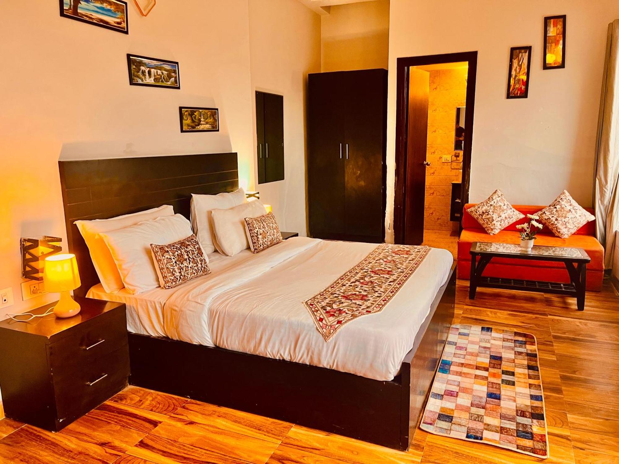Pearl Grand Boutique Cottage In Omaxe Anandam Vrindavan - #Premium Ac Rooms With Balcony #Big Parking #Lift #Garden #Peaceful Area #Near Prem Mandir #Property Of The Year #Most Awarded Экстерьер фото