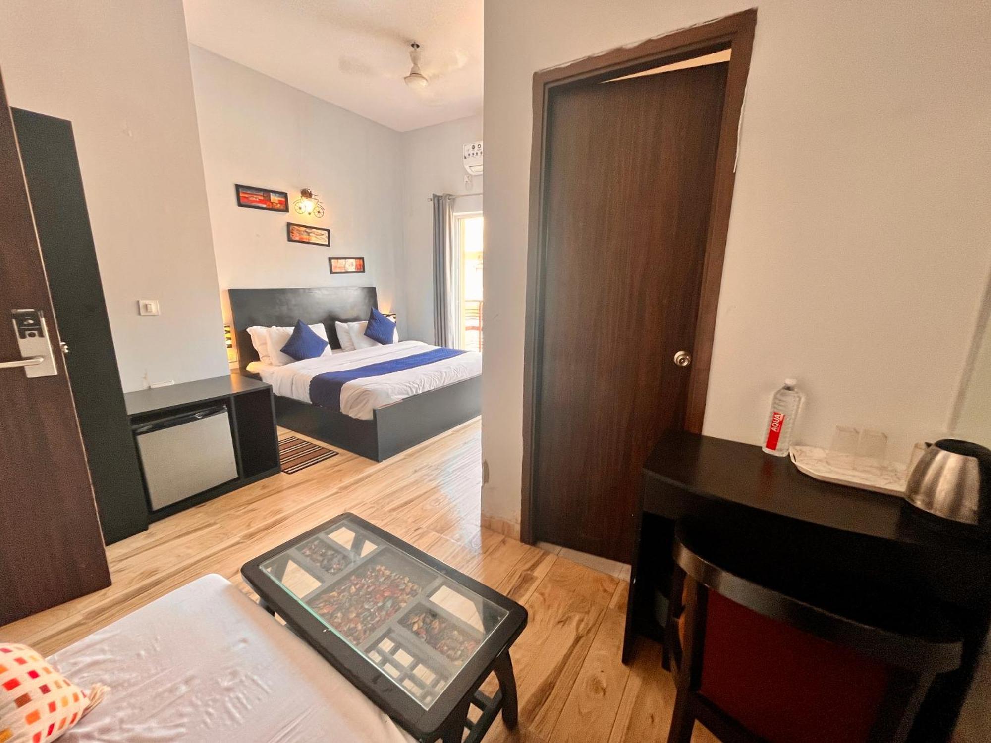 Pearl Grand Boutique Cottage In Omaxe Anandam Vrindavan - #Premium Ac Rooms With Balcony #Big Parking #Lift #Garden #Peaceful Area #Near Prem Mandir #Property Of The Year #Most Awarded Экстерьер фото