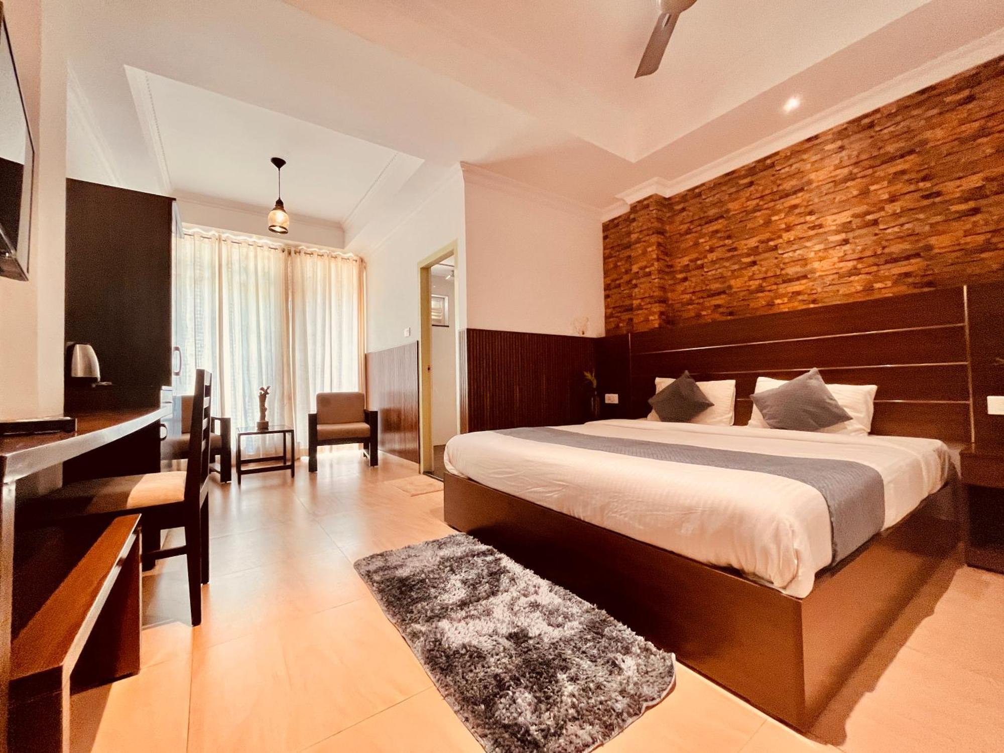 Pearl Grand Boutique Cottage In Omaxe Anandam Vrindavan - #Premium Ac Rooms With Balcony #Big Parking #Lift #Garden #Peaceful Area #Near Prem Mandir #Property Of The Year #Most Awarded Экстерьер фото