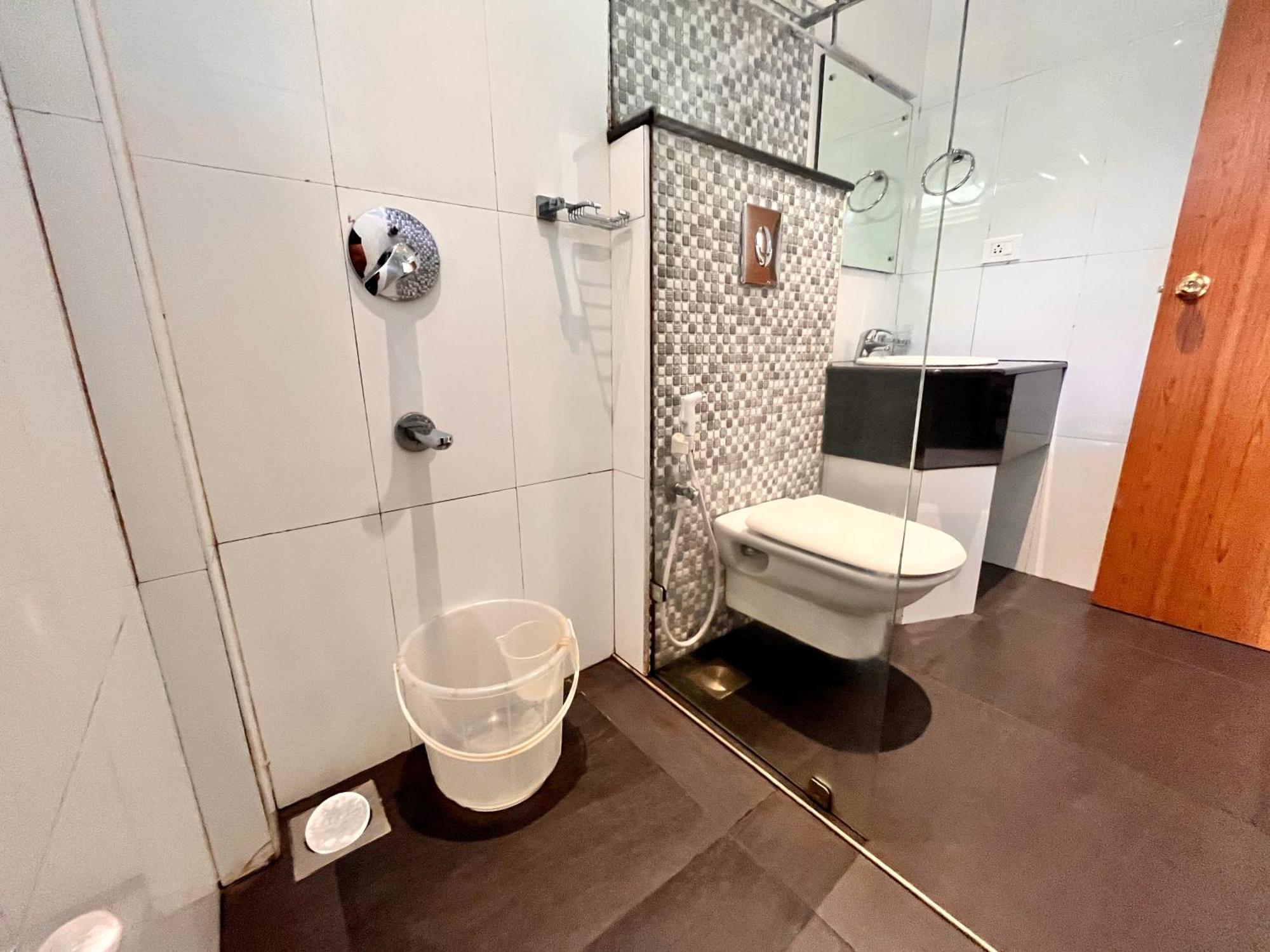 Pearl Grand Boutique Cottage In Omaxe Anandam Vrindavan - #Premium Ac Rooms With Balcony #Big Parking #Lift #Garden #Peaceful Area #Near Prem Mandir #Property Of The Year #Most Awarded Экстерьер фото