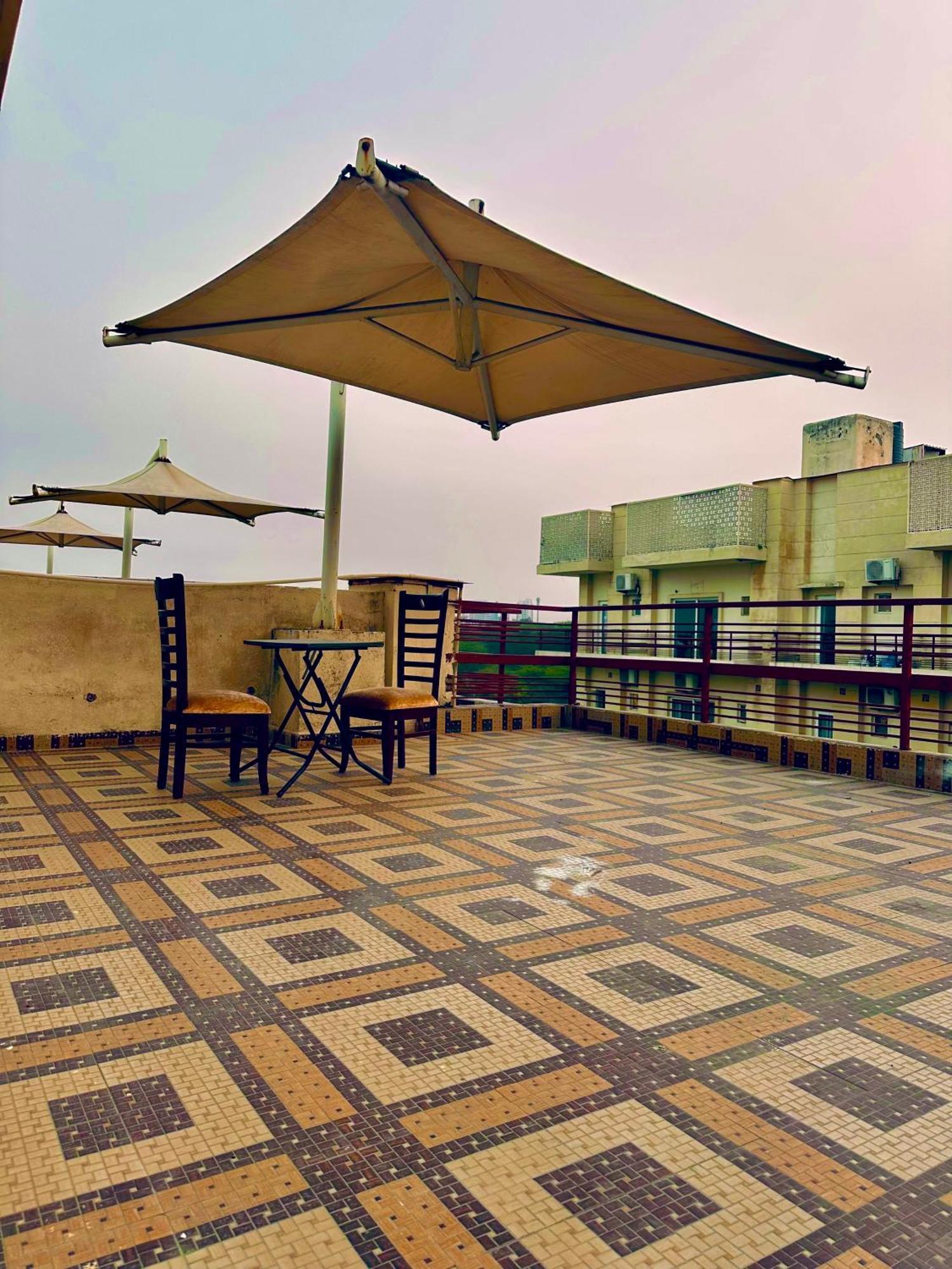 Pearl Grand Boutique Cottage In Omaxe Anandam Vrindavan - #Premium Ac Rooms With Balcony #Big Parking #Lift #Garden #Peaceful Area #Near Prem Mandir #Property Of The Year #Most Awarded Экстерьер фото