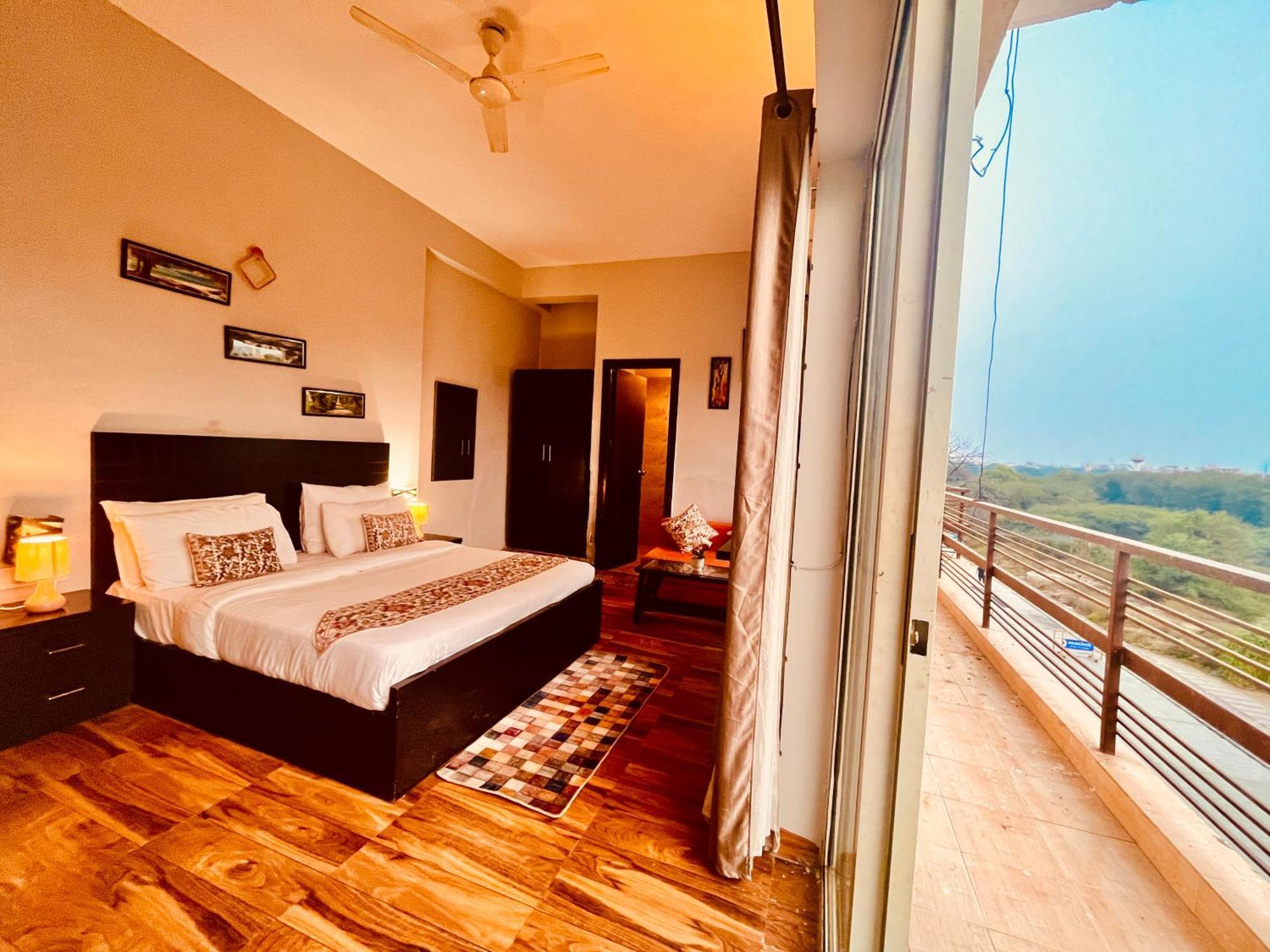 Pearl Grand Boutique Cottage In Omaxe Anandam Vrindavan - #Premium Ac Rooms With Balcony #Big Parking #Lift #Garden #Peaceful Area #Near Prem Mandir #Property Of The Year #Most Awarded Экстерьер фото