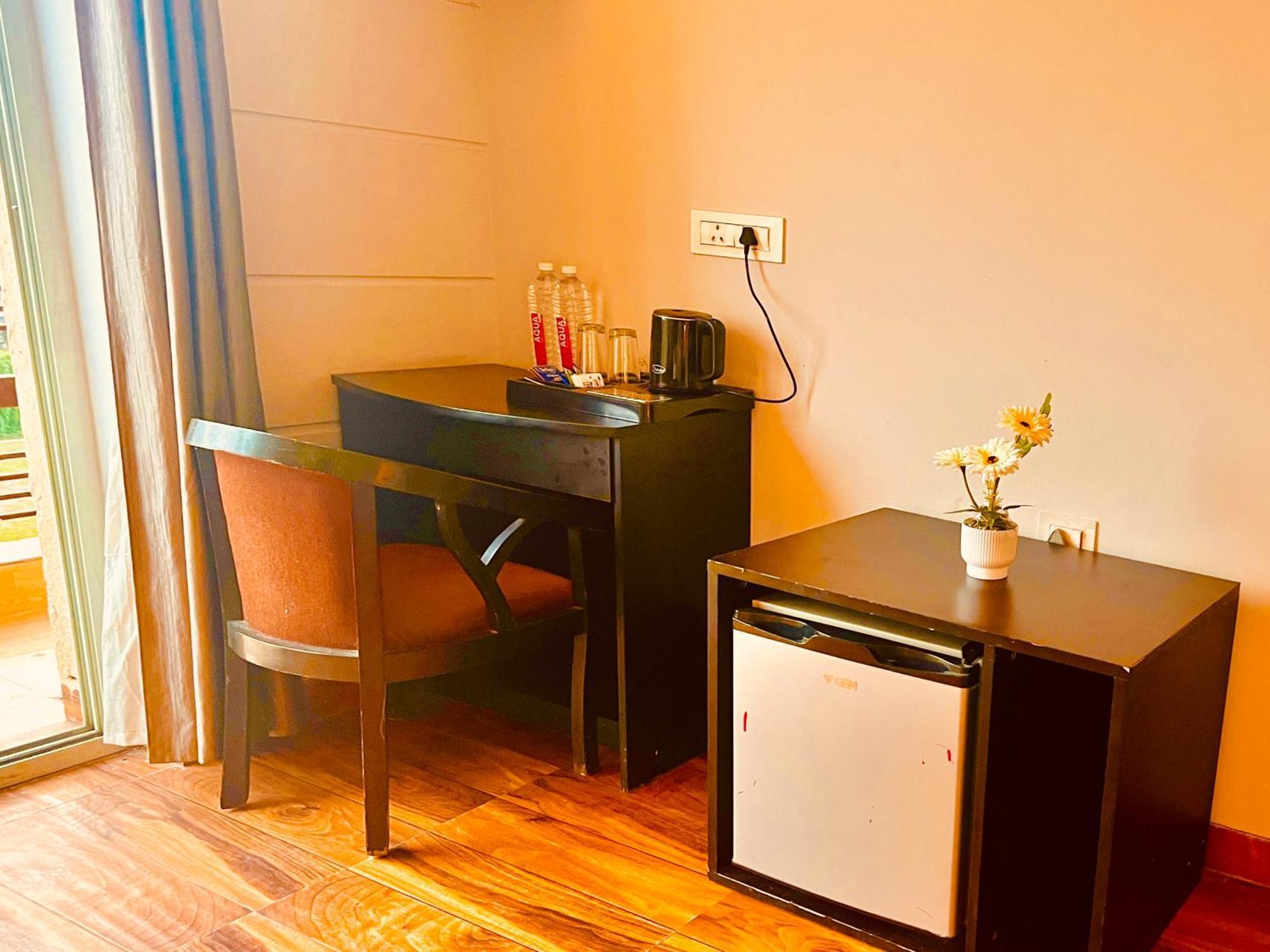 Pearl Grand Boutique Cottage In Omaxe Anandam Vrindavan - #Premium Ac Rooms With Balcony #Big Parking #Lift #Garden #Peaceful Area #Near Prem Mandir #Property Of The Year #Most Awarded Экстерьер фото